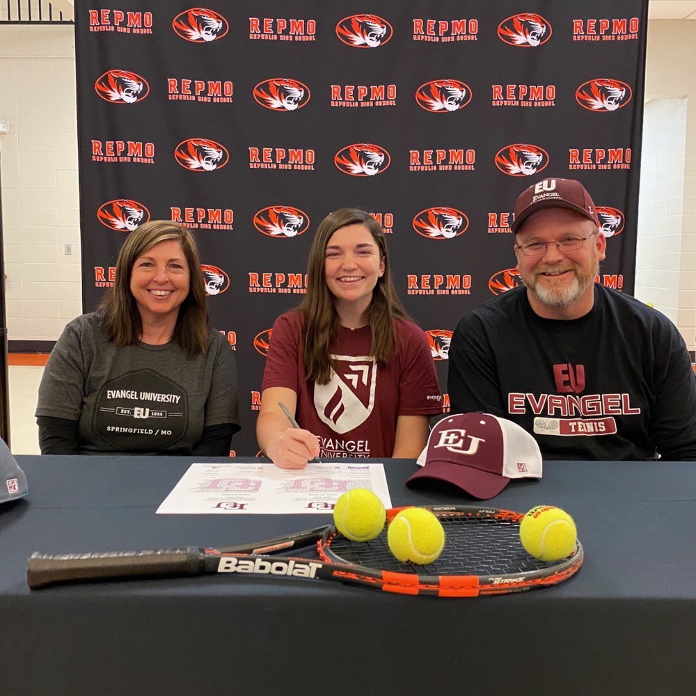 college signings - - 1.jpeg Carly McAtee