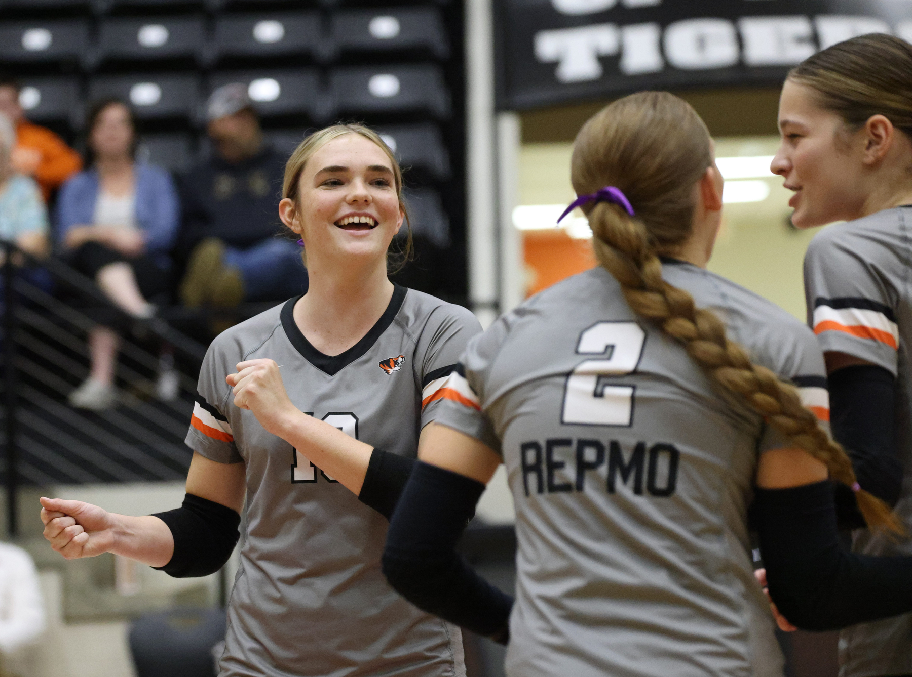Republic Volleyball Outlasts Waynesville in Four-Set Battle