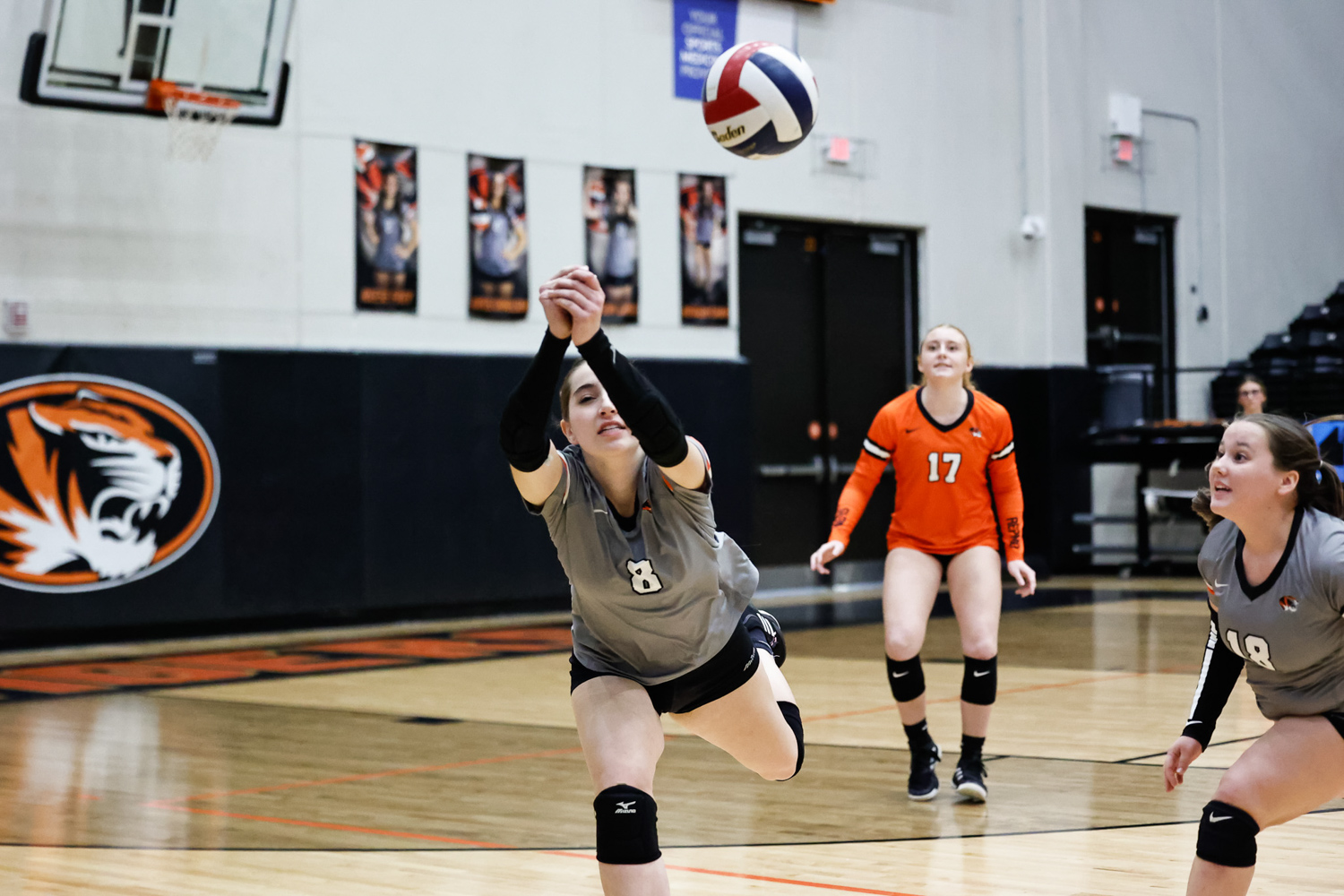 Photos: JV Volleyball vs Kickapoo