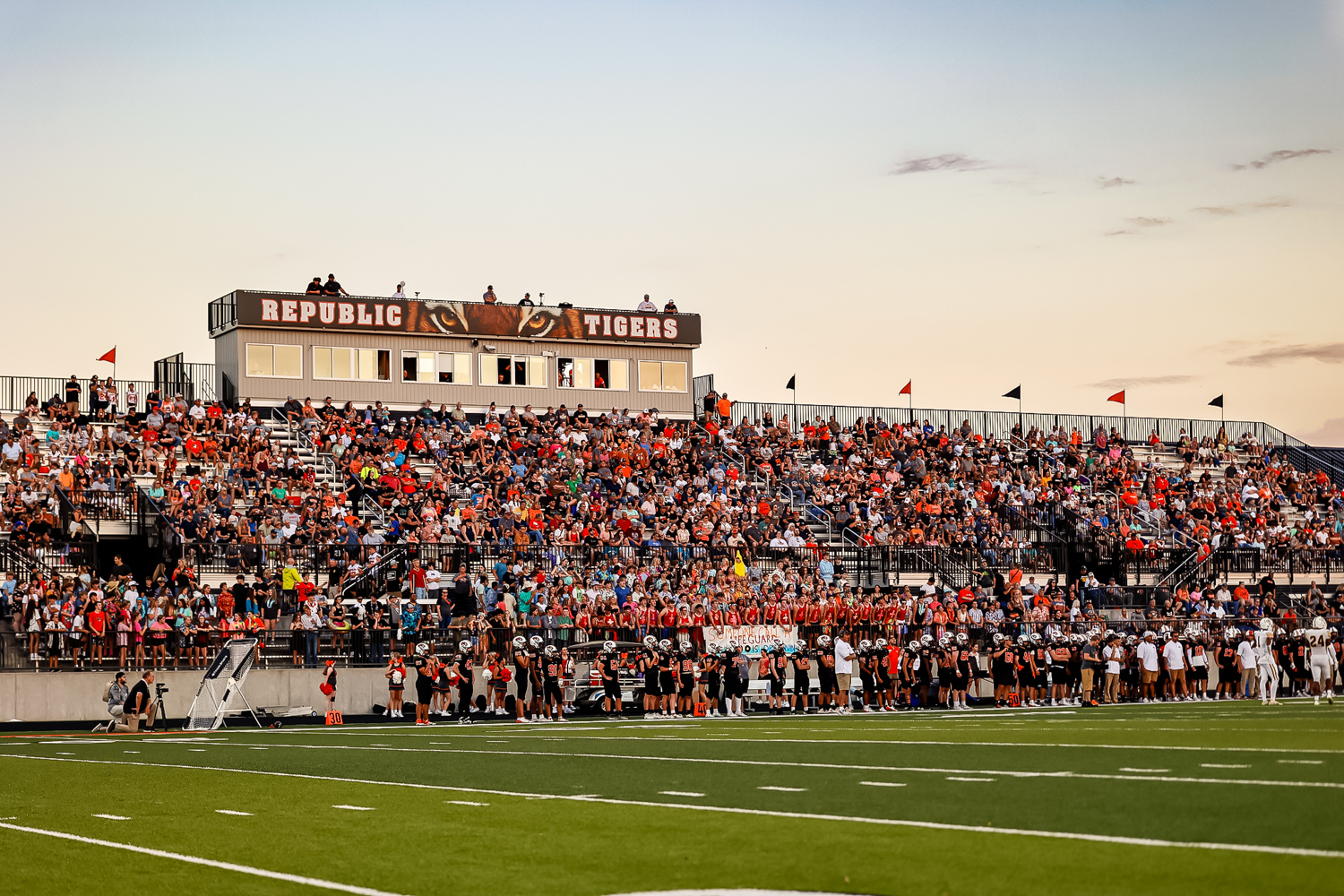 Republic Hosts Webb City in Key COC West Matchup