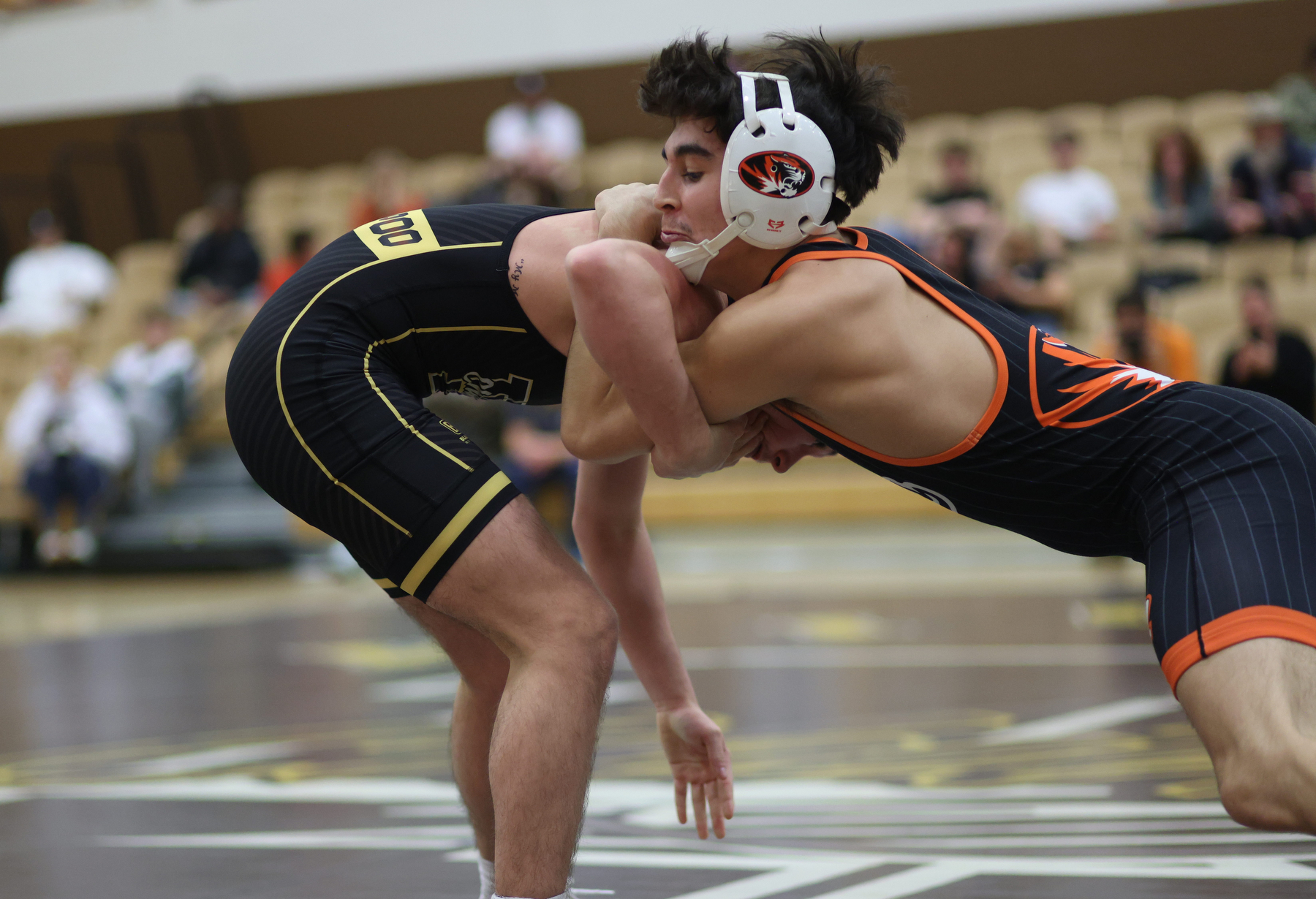 Late Surge Helps Republic Top Kickapoo