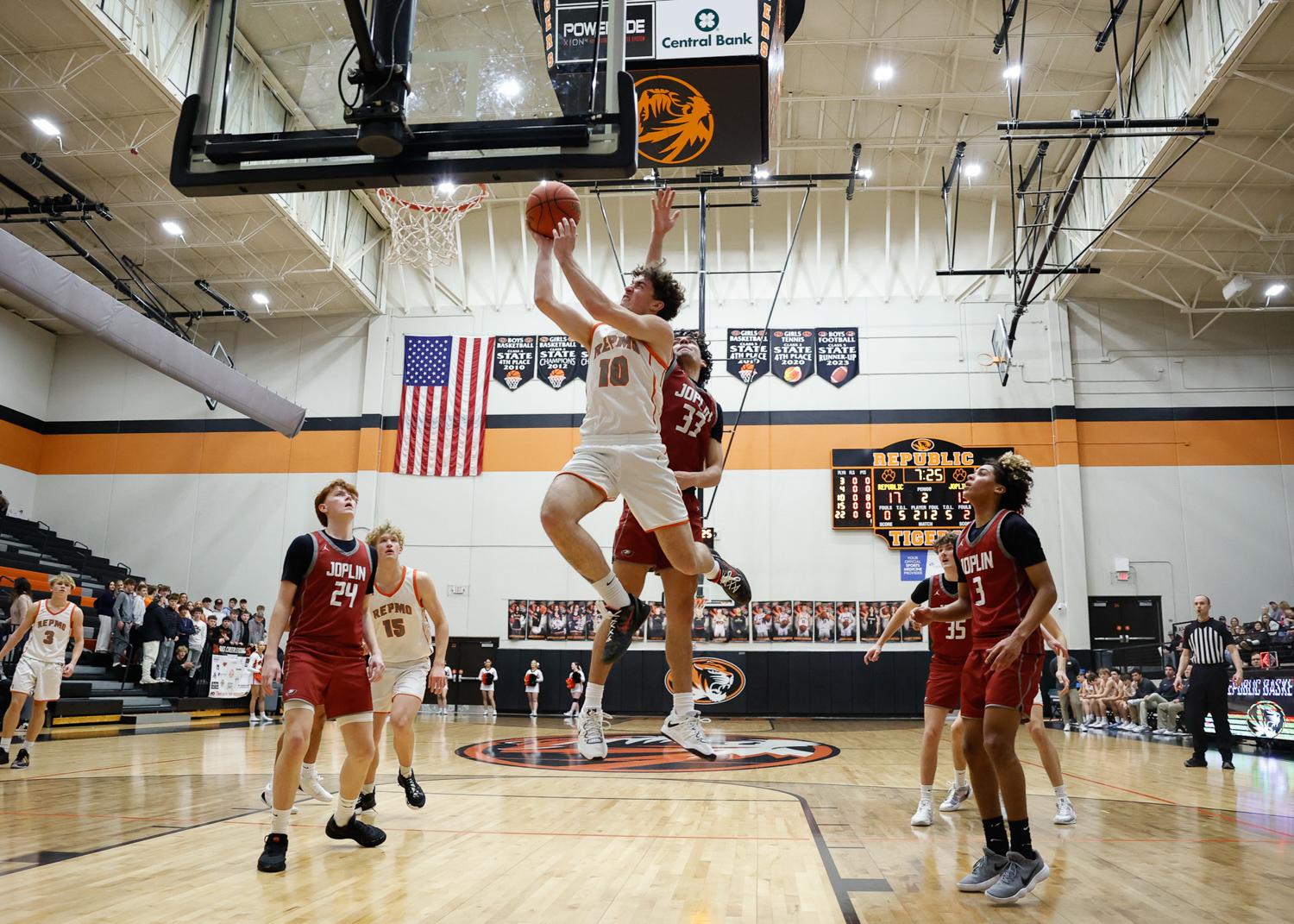 Photos: Varsity Boys Basketball vs Joplin