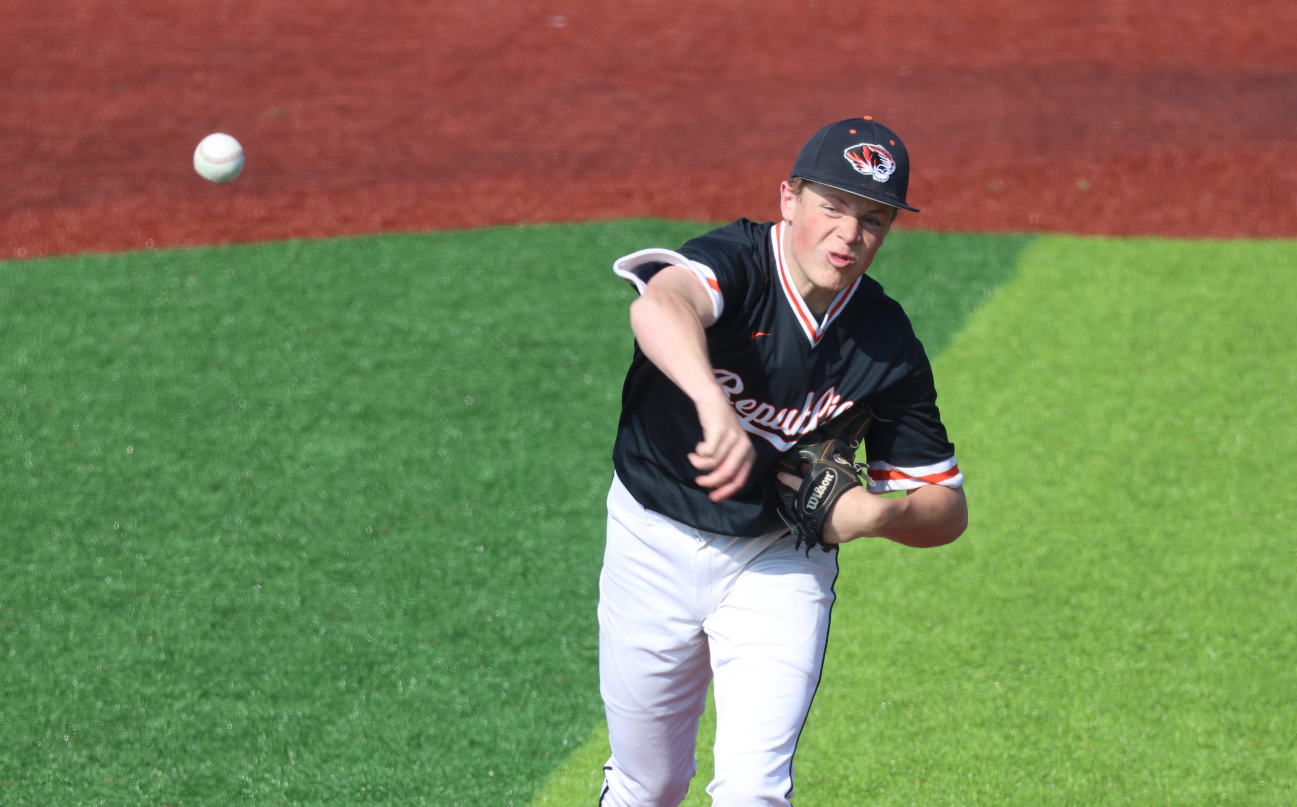 Tigers Salvage Double-Header Split with Win over Warrensburg