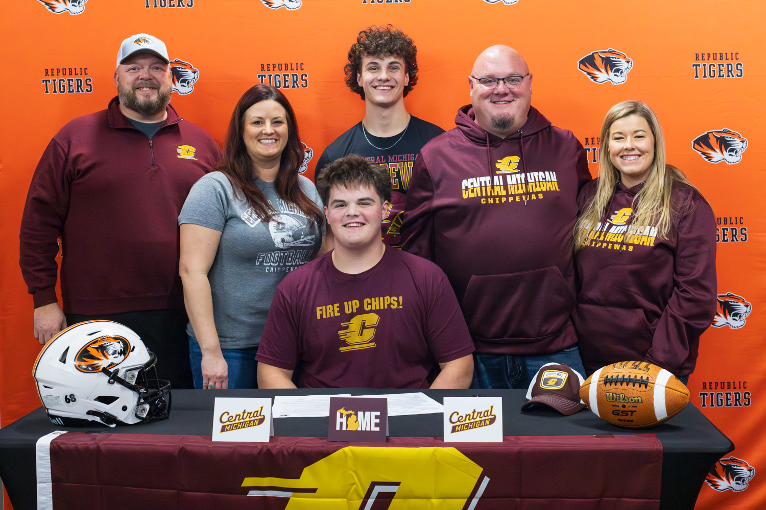 Republic’s Harper Commits to Division I Central Michigan
