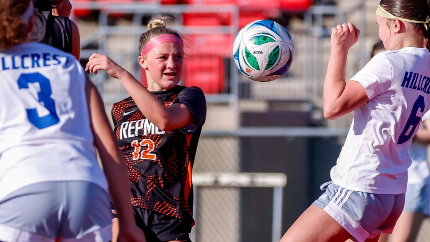 War Eagles Rally Past Republic at Branson Shootout
