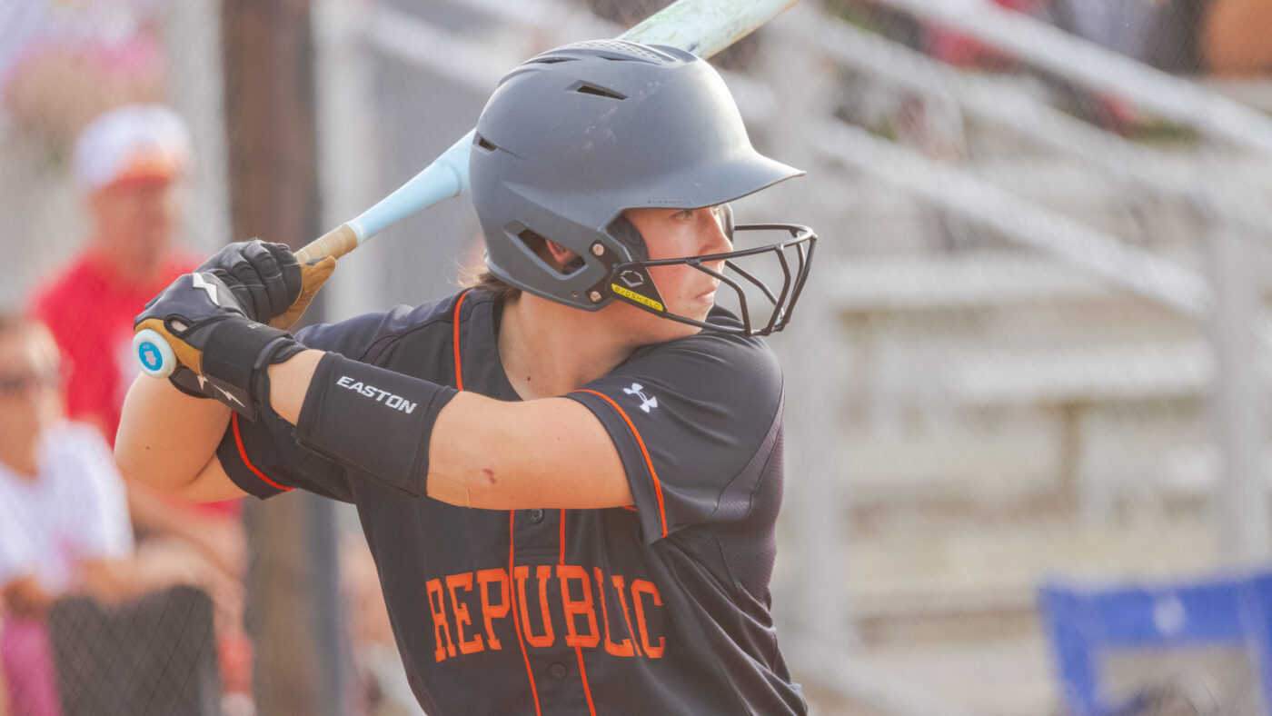 Late Rally Fuels Lone Weekend Win for Republic