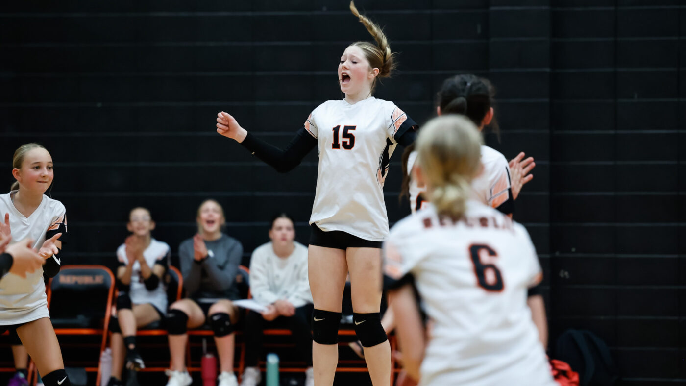 Photos: 7th Grade Volleyball vs Webb City